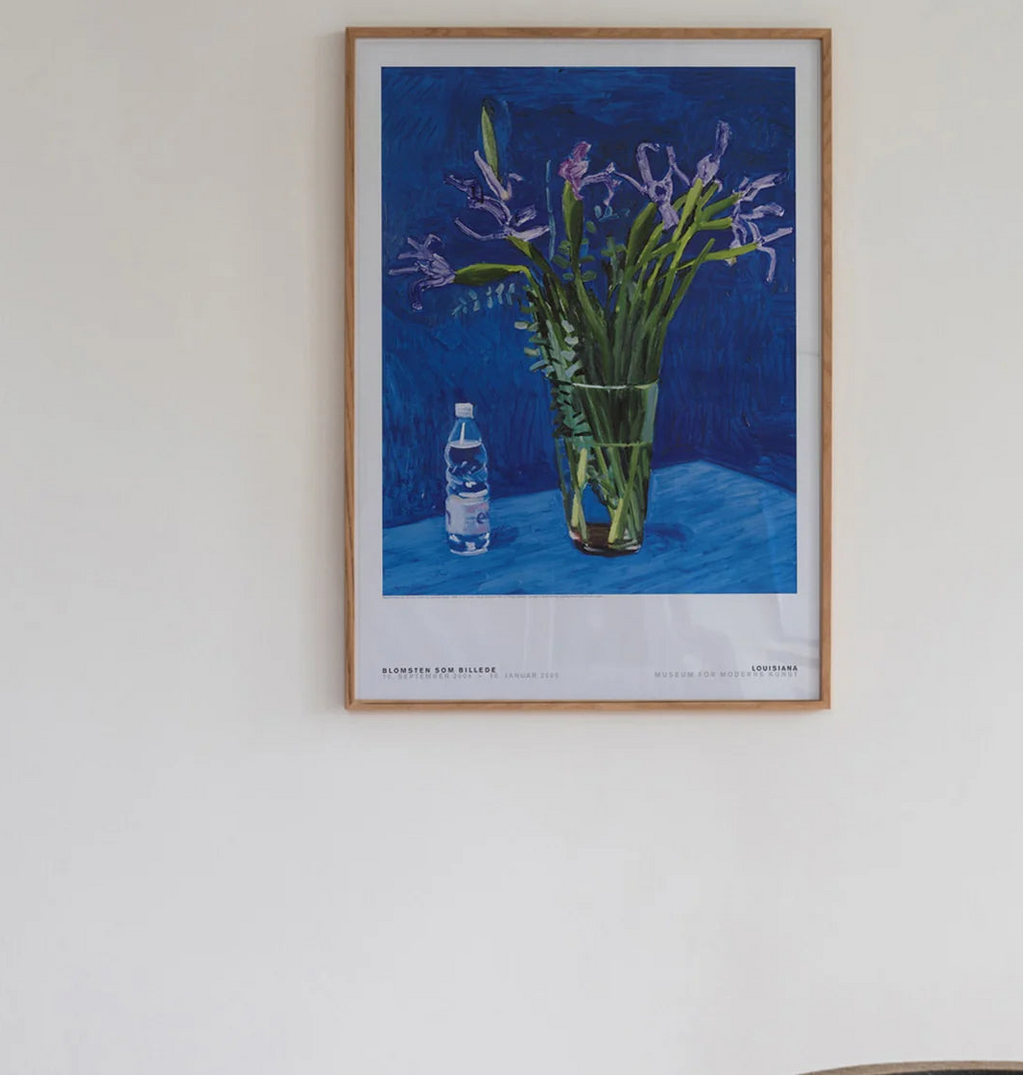 David Hockney《Iris with Evian Bottle》Louisiana 原裝海報 A1 細節與情境照